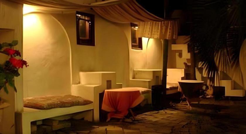Arabian Art Hotel & Gallery 御宿町 外观 照片